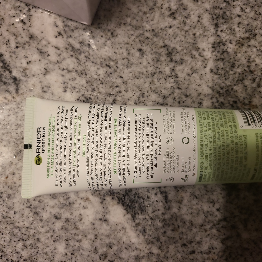 Garnier Green Labs Pore Perfecting 3 in 1 Cleanser, Exfoliate, Mask - Picture 2 of 3